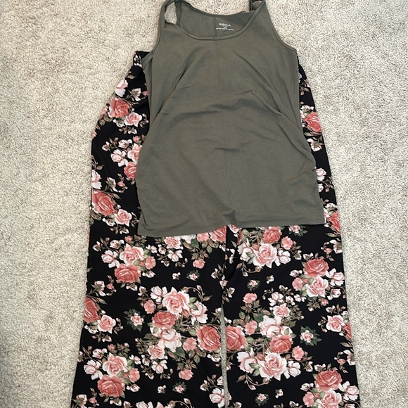 Double Click Wide Leg Floral Pants - Picture 16 of 16